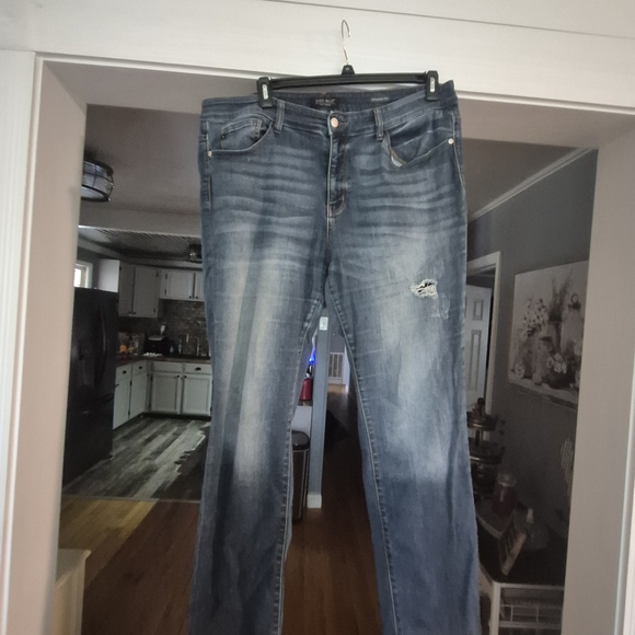 Judy Blue Denim - Judy Blue Faded Distressed Straight Fit Jeans - Blue